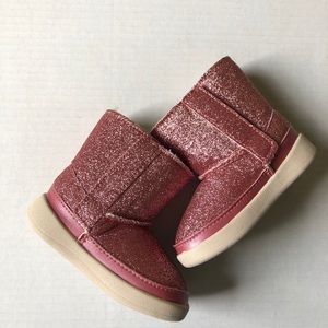 SOLD ON CROSSPOST Nwot baby uggs